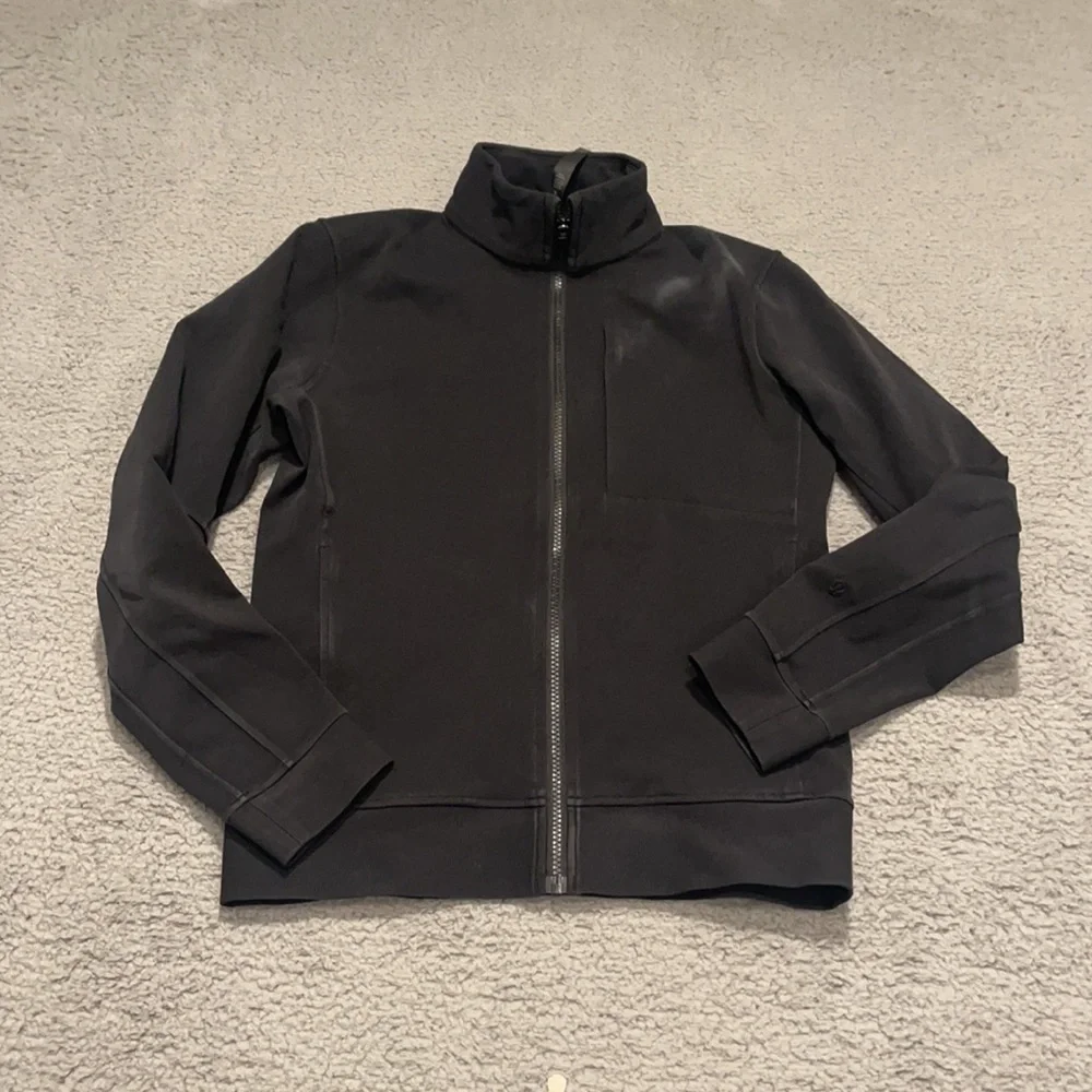 Lululemon Sojourn Jacket size XS color black